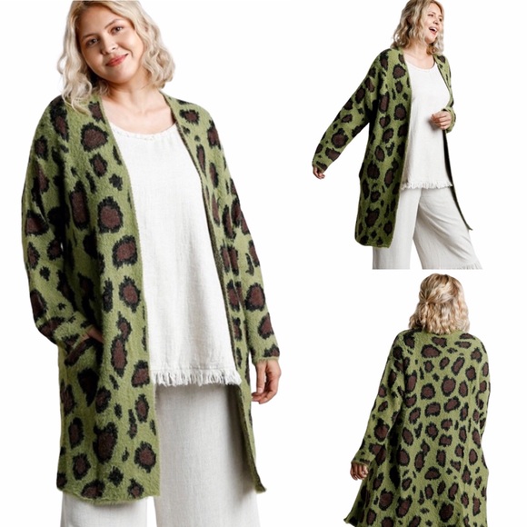 Umgee Fuzzy Green Leopard Print Sweater - Picture 4 of 10